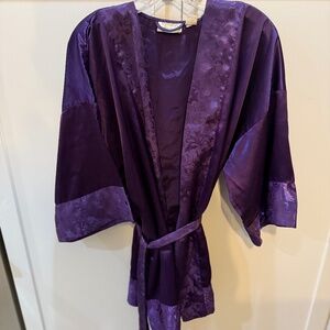 Vintage Victoria's Secret Robe Womens One Size Purple Floral Satin Kimono 90s